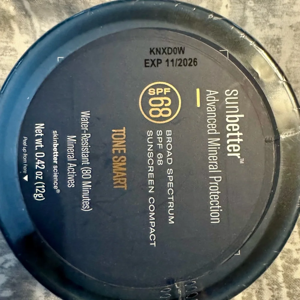 Skinbetter Science Tone Smart Sunscreen Compact - Blue - Seal In intact. NWT - Picture 3 of 3